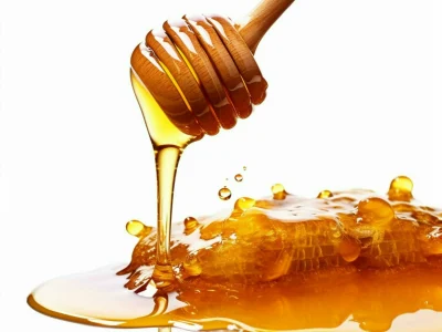 ۷ فایده معجزه‌ آسای عسل طبیعی برای سلامت و زیبایی